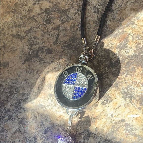 BMW Pendant Women KeyChain - Picture 2 of 4